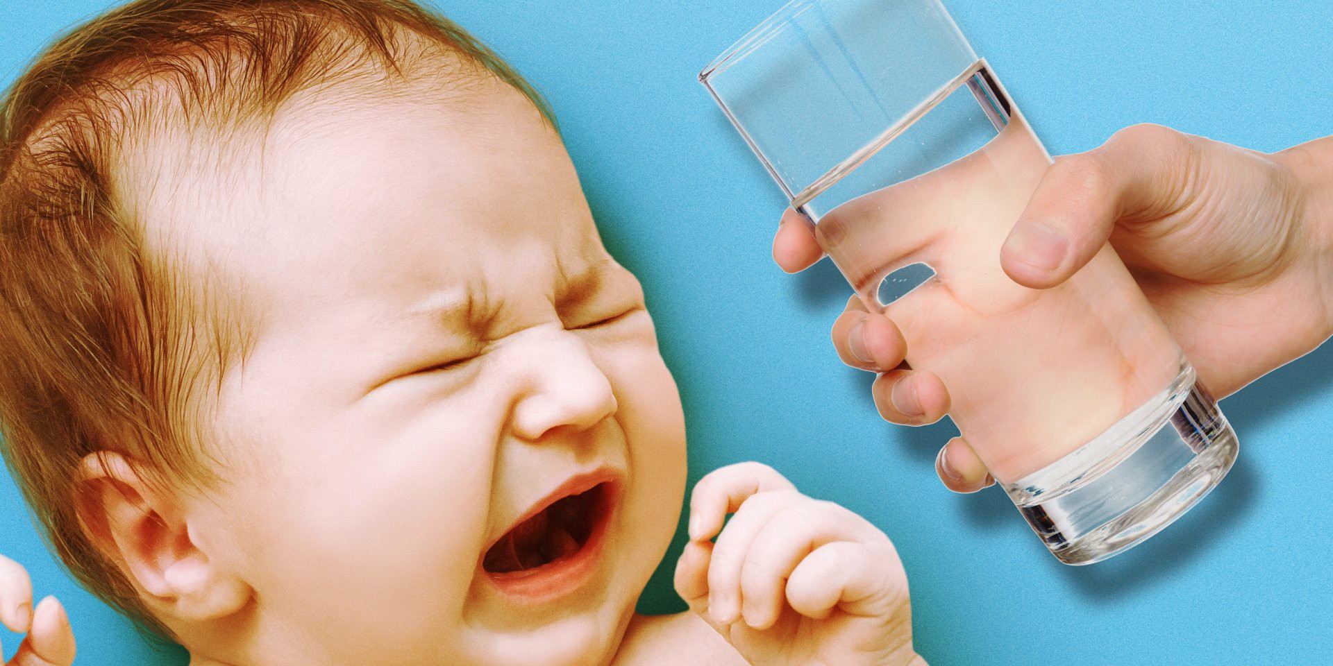 Trẻ sơ sinh có được uống nước không? Lắng nghe tư vấn từ chuyên gia