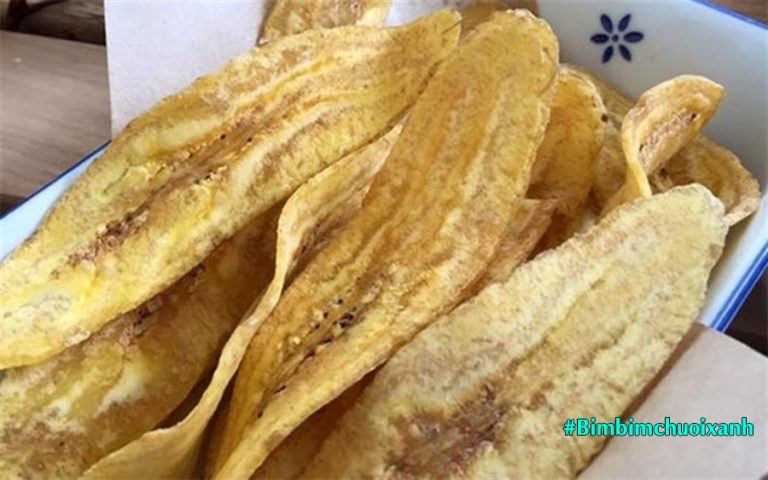 Làm Bim bim chuối xanh ɡiòn rụm tại nhà bé thích mê